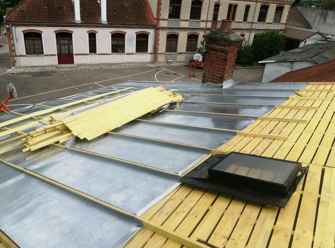 Travaux de zinguerie sur toiture, pose de zinc, zingueur 92